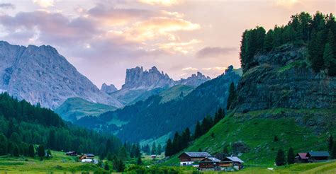  Hiking Japan: An Intimate Exploration of Nature and Culture  Through Verdant Valleys and Whispers of Ancient Traditions